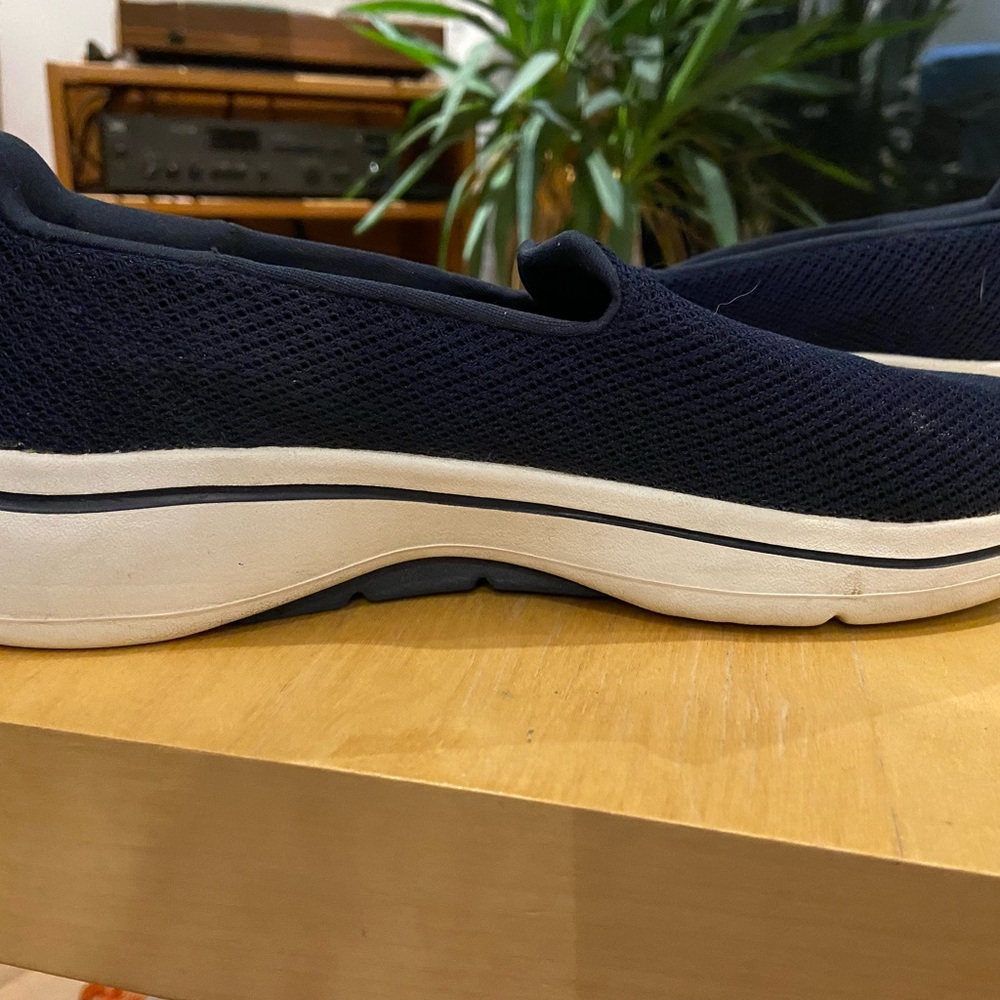 Skechers slip on shoes
